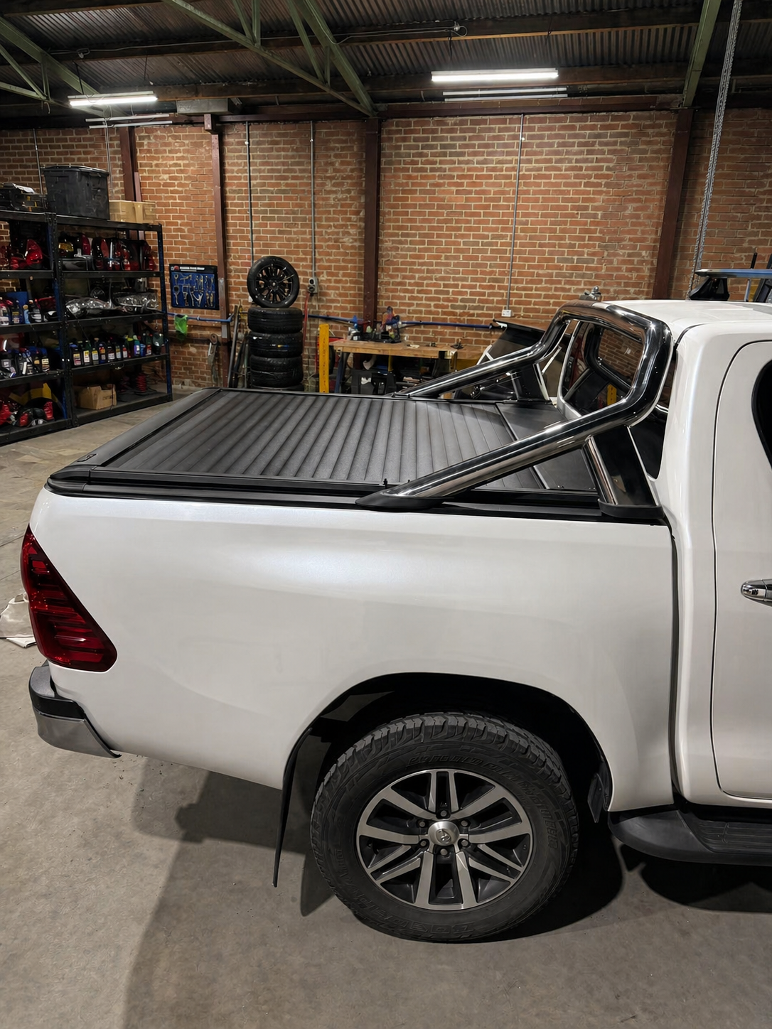 Toyota Hilux 2018+ Electric Roller Cover
