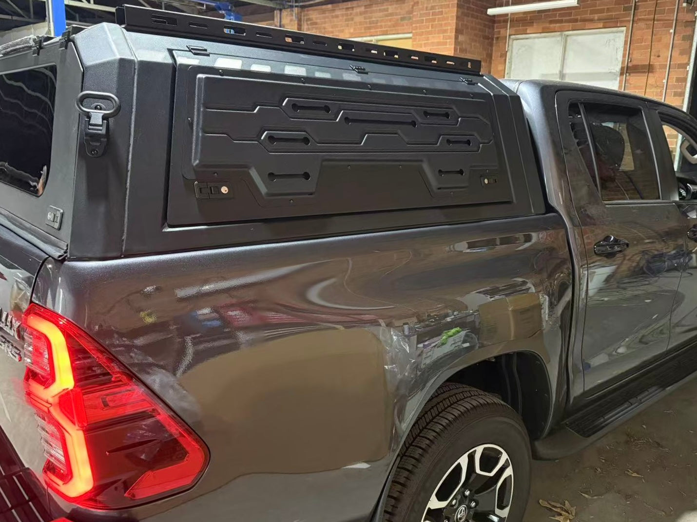 Heavy-duty Aluminum Canopy for Toyota Hilux (2018--2026)